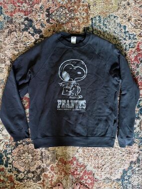 UNIQLO Black Peanuts Snoopy Crewneck Sweatshirt